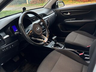 2019 Kia Rio X-Line IV, белый, 1360000 рублей, вид 4