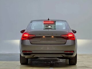 2023 Skoda Superb III Рестайлинг, серебристый, 2190000 рублей, вид 5