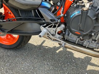 2020 KTM 890 Duke R, белый, 717000 рублей, вид 3