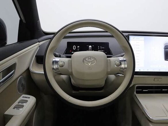 2026 Toyota bZ3X 50 kWh, белый, 2095111 рублей - вид 13