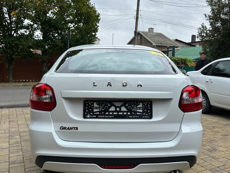 2026 Lada (ВАЗ) Granta I Рестайлинг, белый, 1050000 рублей, вид 4