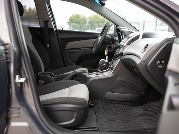 2014 Chevrolet Cruze I Рестайлинг, серый - вид 16