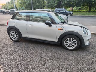 2018 Mini Hatch Cooper III (F55/F56) Рестайлинг, серебристый, 1600000 рублей, вид 4