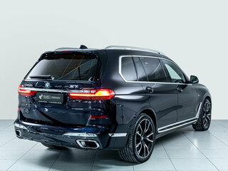2022 BMW X7 40d I (G07), синий, 9053000 рублей, вид 4