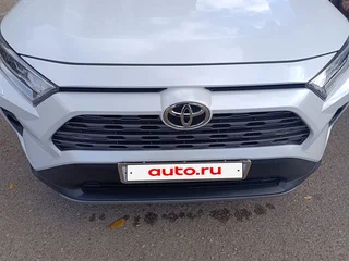 2021 Toyota RAV4 V (XA50), белый, 5700000 рублей, вид 2