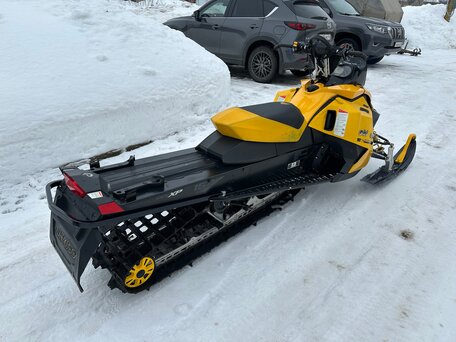 2008 BRP Ski-Doo Summit 800, жёлтый, 580000 рублей, вид 3