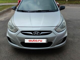 2013 Hyundai Solaris I, серебристый, 610000 рублей, вид 1