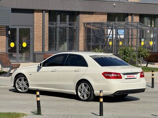 2010 Mercedes-Benz E-Класс 200 5G-Tronic IV (W212, S212, C207), белый, 1570000 рублей, вид 3