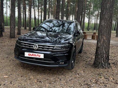 2017 Volkswagen Tiguan II, чёрный, 3440000 рублей, вид 1