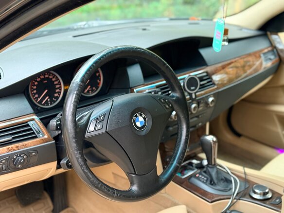 2006 BMW 5 серии 530xi V (E60/E61), чёрный - вид 11