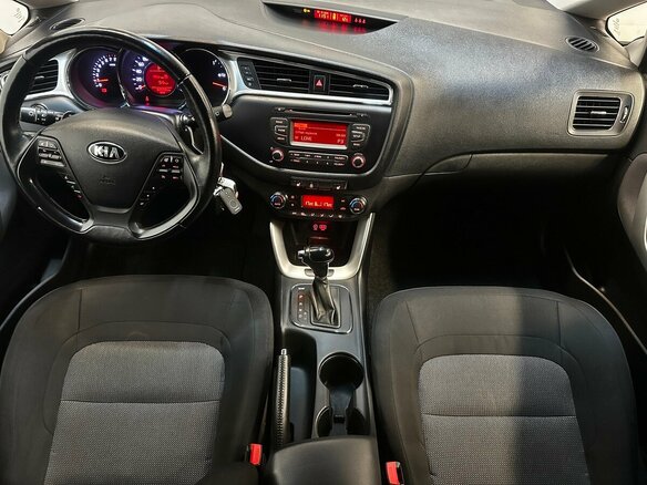 2018 Kia Ceed II Рестайлинг, коричневый, 1430000 рублей - вид 4
