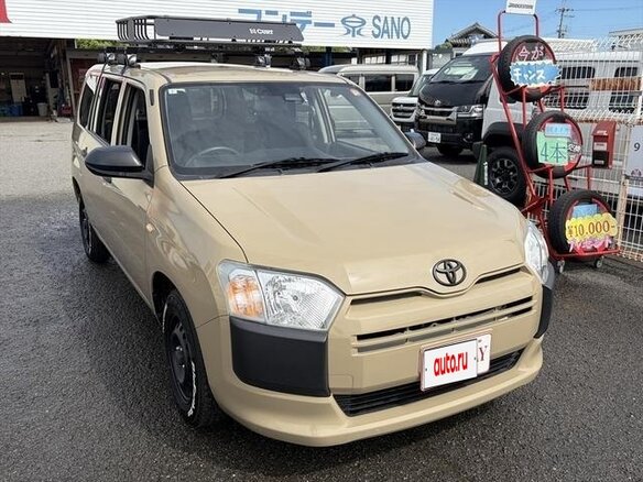 2021 Toyota Probox I Рестайлинг, бежевый - вид 2