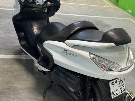 2010 Yamaha Majesty 400, белый, 400000 рублей, вид 3