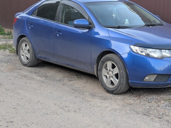 2011 Kia Cerato 5-speed II, голубой, 600000 рублей