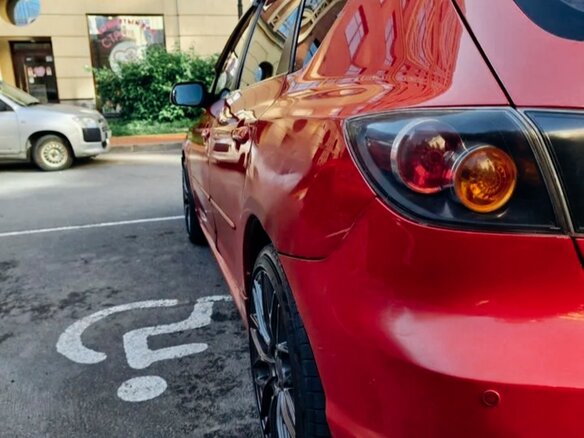 2005 Mazda 3 I (BK), красный, 390000 рублей - вид 20