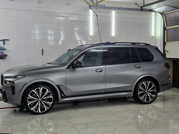 2022 BMW X7 M60i I (G07) Рестайлинг, серый, 15800000 рублей - вид 33