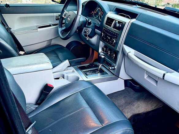 2008 Jeep Cherokee IV (KK), чёрный, 1190000 рублей - вид 7
