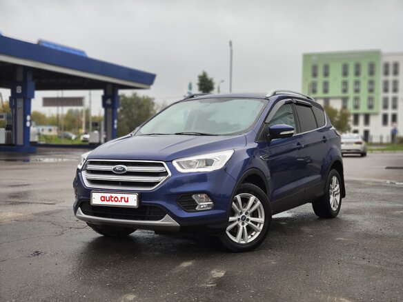 2017 Ford Kuga II Рестайлинг, синий, 1380000 рублей