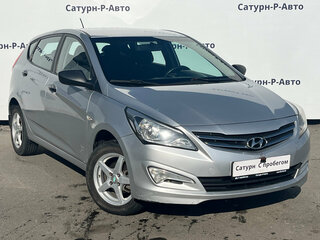 2014 Hyundai Solaris I Рестайлинг, серебристый, 695000 рублей, вид 3