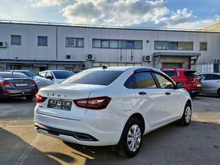 2024 Lada (ВАЗ) Vesta I Рестайлинг (NG), белый, 1099000 рублей, вид 3