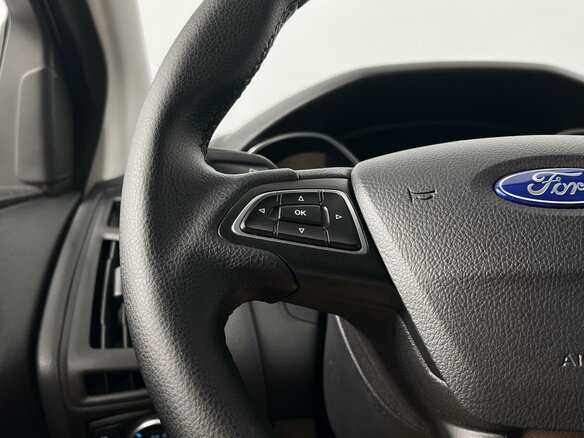 2015 Ford Focus III Рестайлинг, белый, 985000 рублей - вид 13