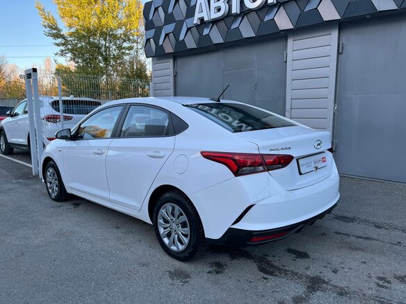 2022 Hyundai Solaris II Рестайлинг, белый, 1546777 рублей - вид 7