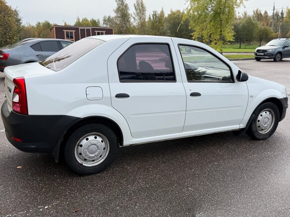 2011 Renault Logan I Рестайлинг, белый, 400000 рублей - вид 3