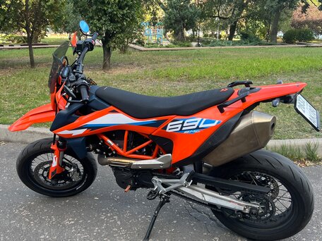 2024 KTM 690 SMC R, оранжевый, 850000 рублей, вид 2