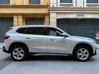 2023 BMW X1 Long 20Li sDrive III (U11/U12), белый, 3190095 рублей, вид 4