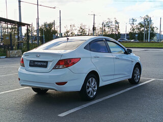 2013 Hyundai Solaris I, белый, 553000 рублей, вид 5
