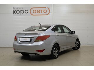 2016 Hyundai Solaris I Рестайлинг, серебристый, 947000 рублей, вид 3