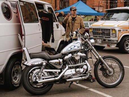 1999 Harley-Davidson Sportster 1200, серебристый, 609000 рублей, вид 3