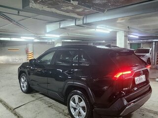 2020 Toyota RAV4 V (XA50), чёрный, 3650000 рублей, вид 3