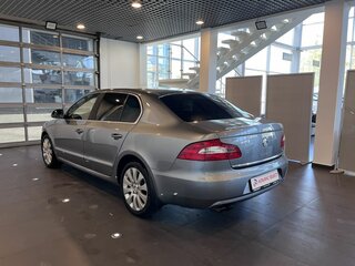 2011 Skoda Superb II, серый, 695000 рублей, вид 5