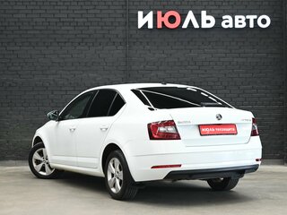 2018 Skoda Octavia III (A7) Рестайлинг, белый, 1440000 рублей, вид 4