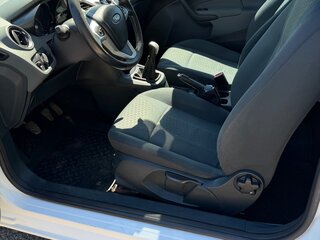 2011 Ford Fiesta Mk6, белый, 560000 рублей, вид 5