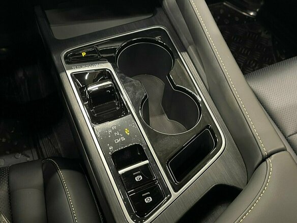 2024 Bestune B70 I Рестайлинг, белый, 2803000 рублей - вид 13