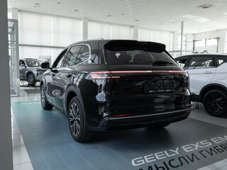 2026 Geely EX5 Гибрид EM-R, чёрный, 3829990 рублей, вид 5