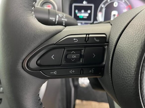 2026 Toyota Yaris IV Рестайлинг, белый, 5140000 рублей - вид 9
