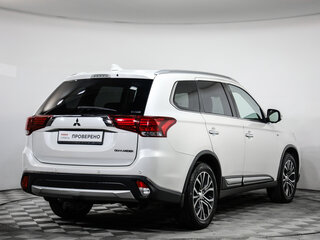 2018 Mitsubishi Outlander III Рестайлинг 2, белый, 2099000 рублей, вид 5
