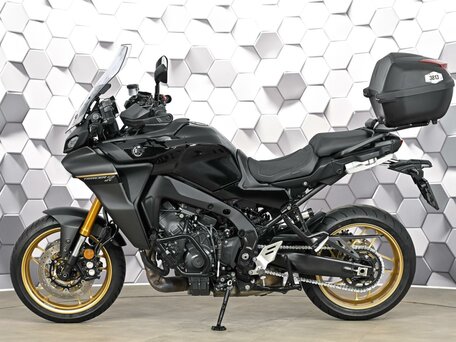2023 Yamaha MT-09 Tracer (FJ-09), чёрный, 1499000 рублей, вид 4