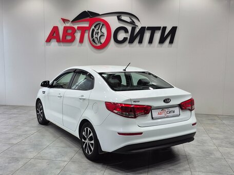 2016 Kia Rio III Рестайлинг, белый, 1368000 рублей, вид 5
