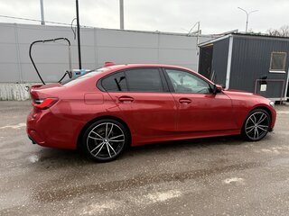 2021 BMW 3 серии 318d VII (G2x), красный, 4000000 рублей, вид 2