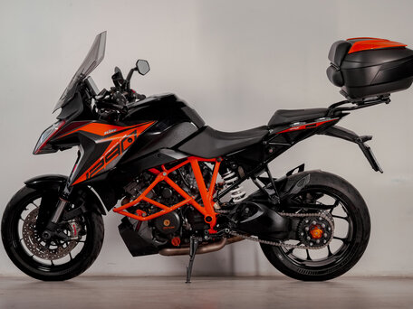 2019 KTM 1290 Super Duke GT, чёрный, 1500000 рублей, вид 2