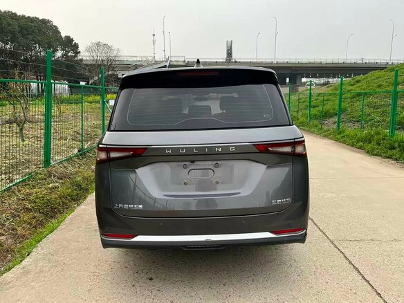 2023 Wuling Jiachen, серый, 1370000 рублей - вид 4