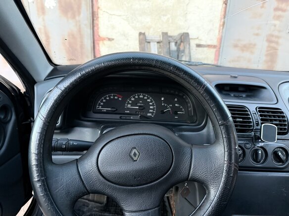 1995 Renault Laguna I, чёрный, 80000 рублей - вид 5