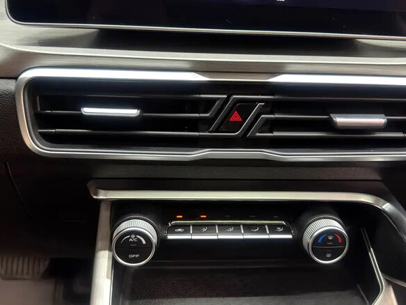2022 Geely Coolray (Binyue) I, белый, 1284069 рублей - вид 17