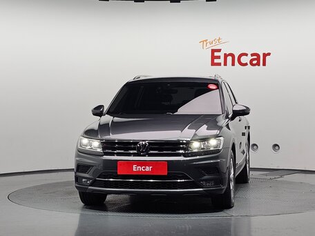 2020 Volkswagen Tiguan II, серебристый, 2450000 рублей, вид 3