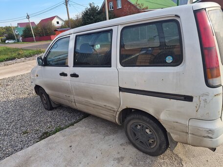 1998 Toyota Town Ace III, белый, 199000 рублей, вид 2