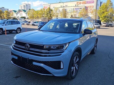 2023 Volkswagen Tavendor I, серый, 4790000 рублей, вид 3